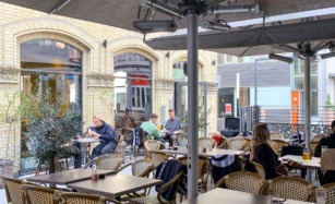 Oops i Aarhus har en livlig terrasse