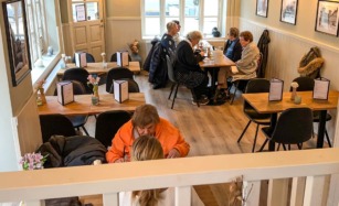 Pause er en ølbar med mad i Roskilde.