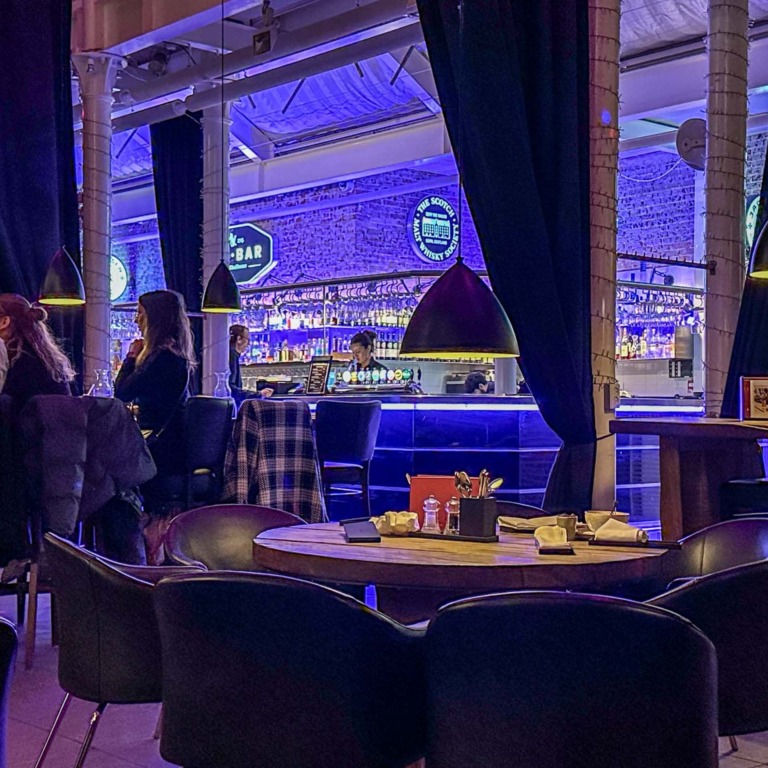 GIN&bull;BAR-4