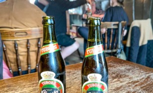 Kom Titl er et rygerværtshus i Nørrebrogade i Horsens.