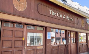 The Cat & Barrel er en pub og bar i Vejle.