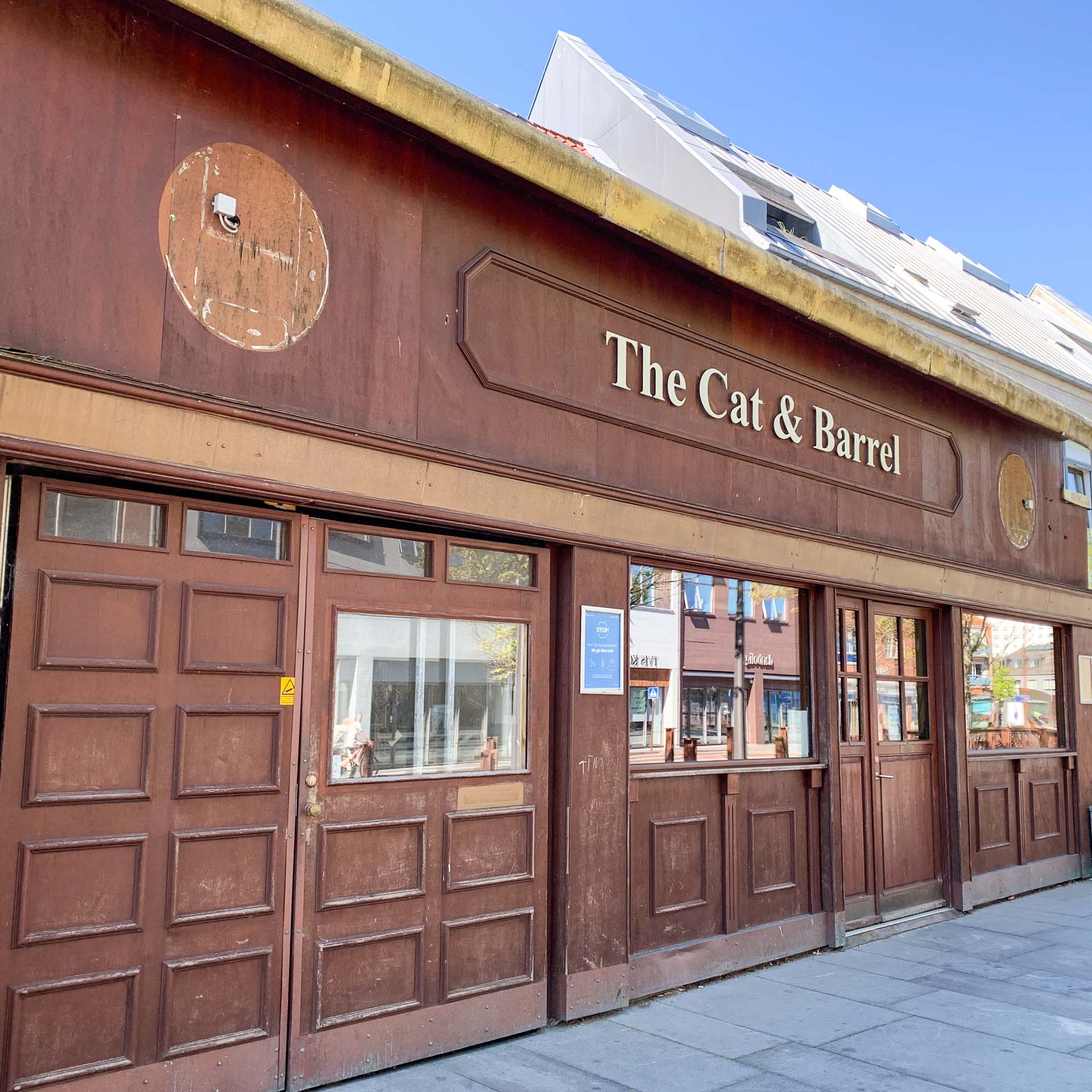 The Cat & Barrel er en pub og bar i Vejle.