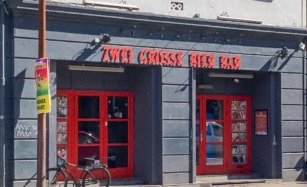 Zwei Grosse Bierbar er en barkæde. Denne ligger i Vejle.