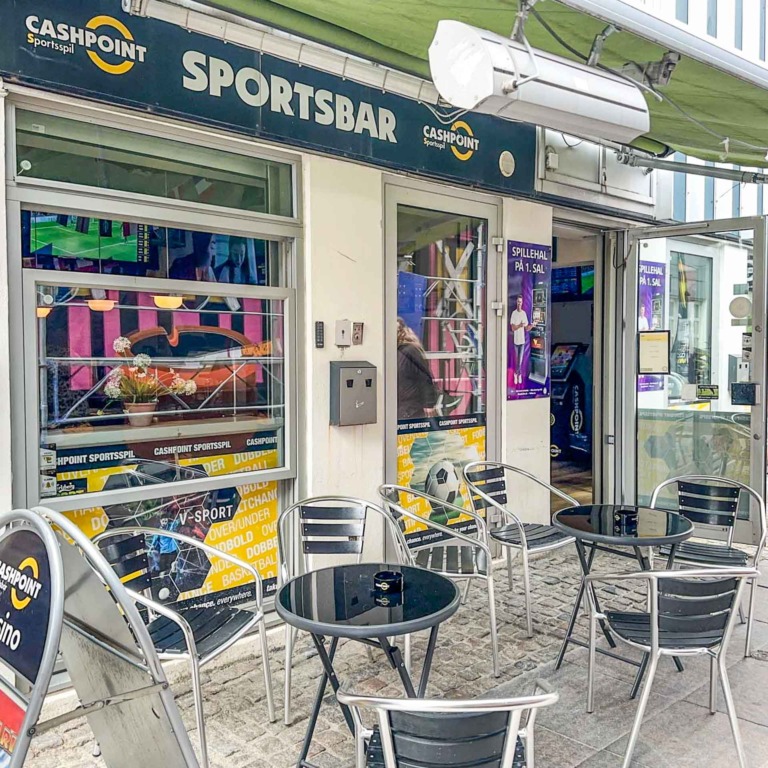 Cashpoint Sportsbar i Horsens har masser af sk&aelig;rme til livesport
