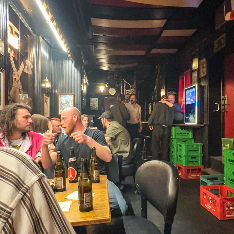 Eiffel Bar i K&oslash;benhavn er et rygerv&aelig;rtshus.