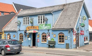 Klods Hans i Horsens er et rygerværtshus.