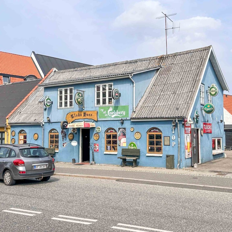 Klods Hans i Horsens er et rygerv&aelig;rtshus.
