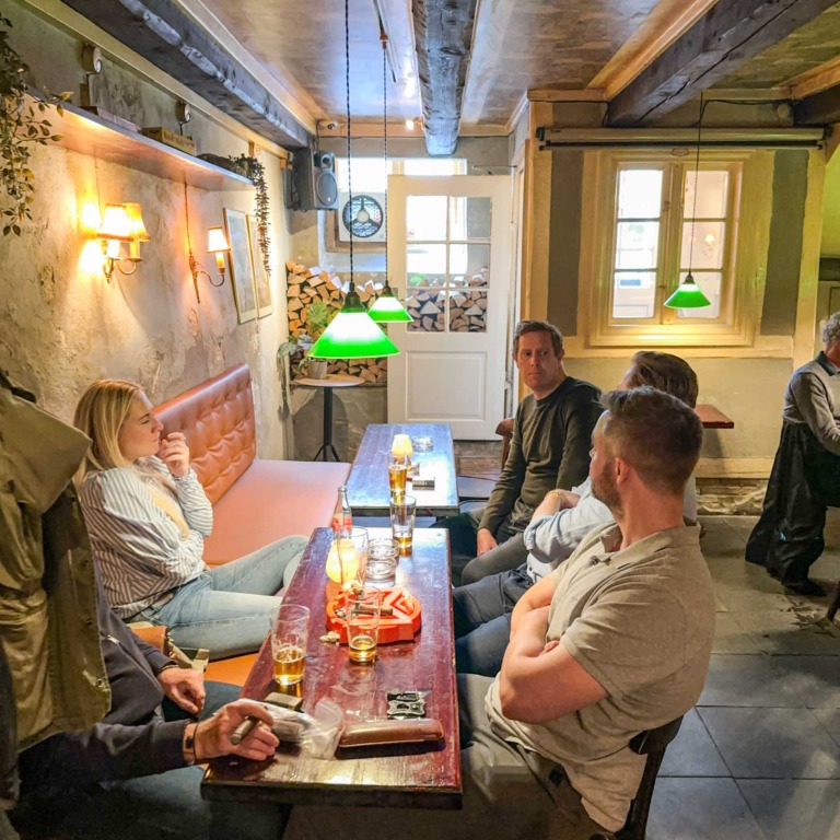 Musen & Elefanten er en bar i K&oslash;benhavn hvor der er cigarer p&aring; menuen.