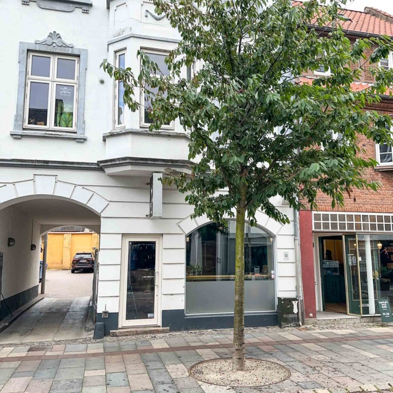Bar Pragt Horsens er en bar i Horsens