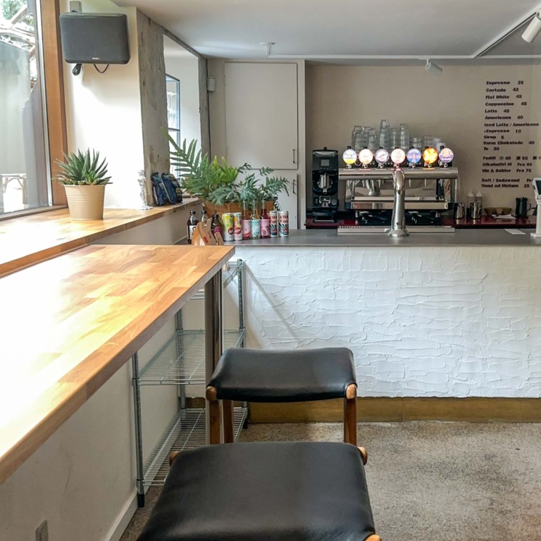 Cobe &ndash; Coffe & Beer Bar Horsens ligger p&aring; Jessensgade i Horsens.