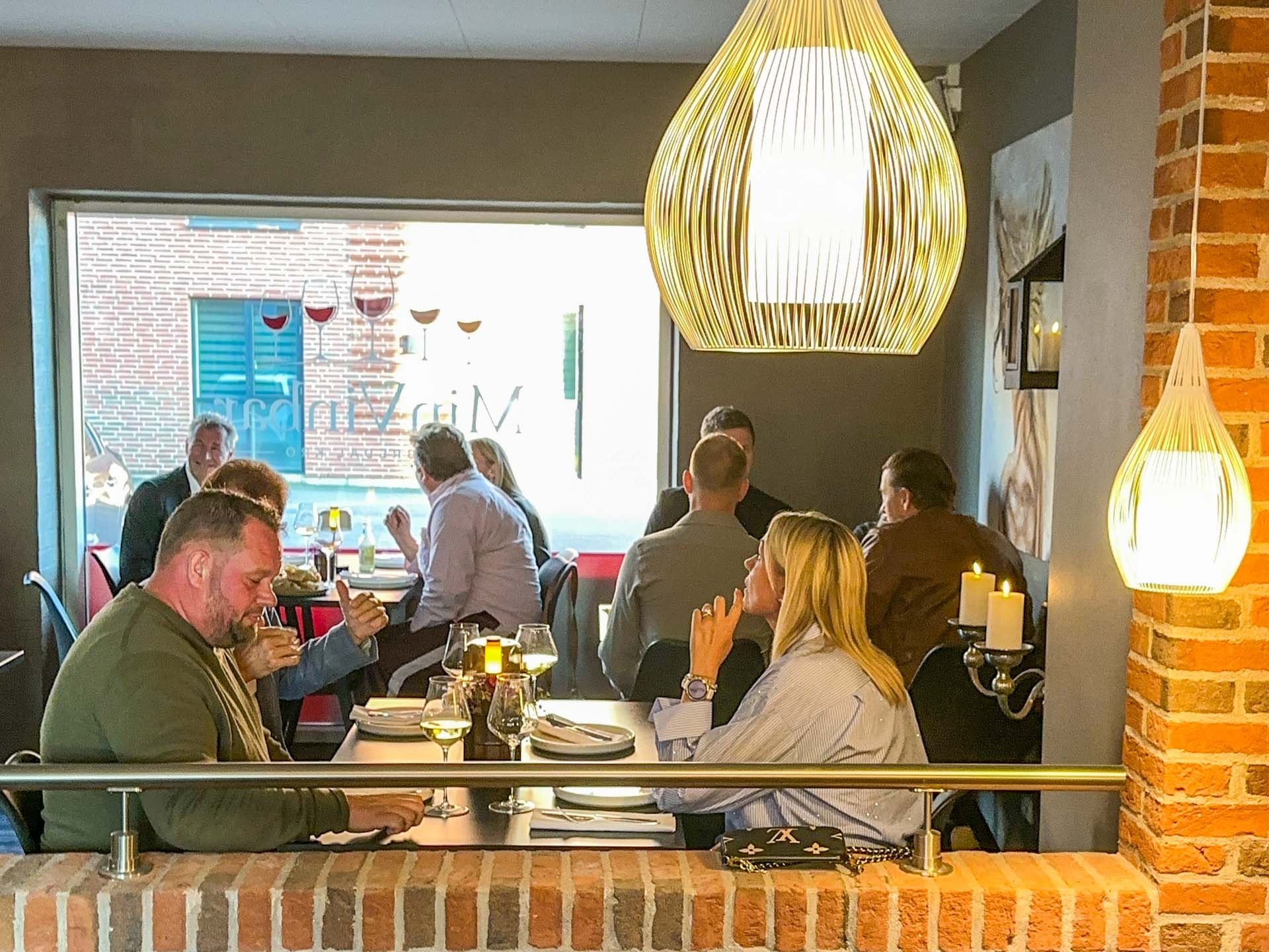 Hyggeligt hos Min Vinbar by Bredal Kro