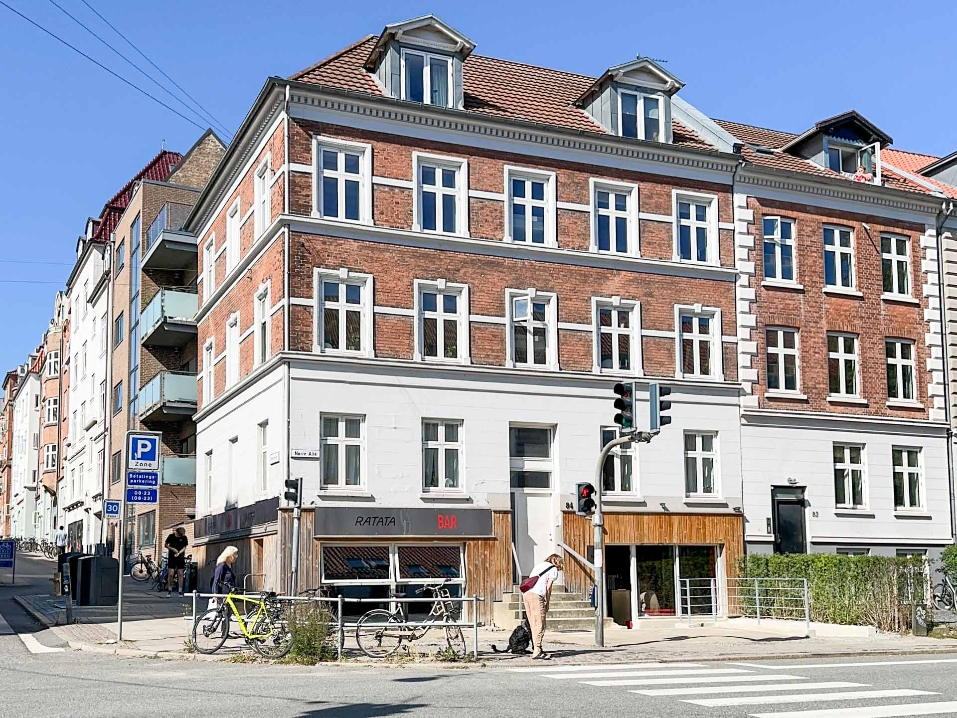 Ratata Bar ligger i Nørre Allé i Aarhus. 