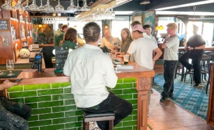 Roxy Malt Horsens er en irsk bar i Graven