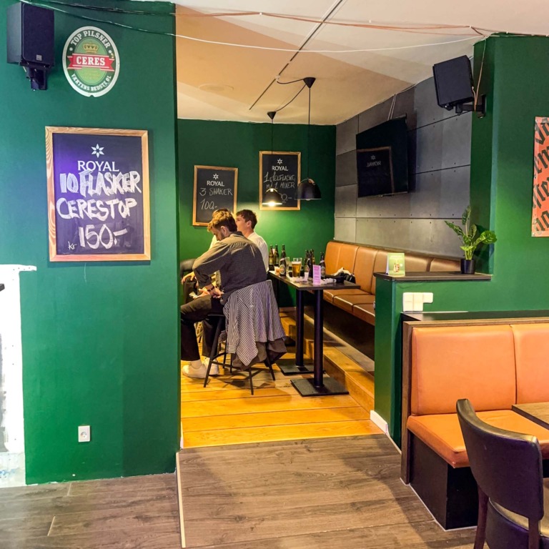 Bj&oslash;rns er en bar med billige &oslash;l i Aarhus C