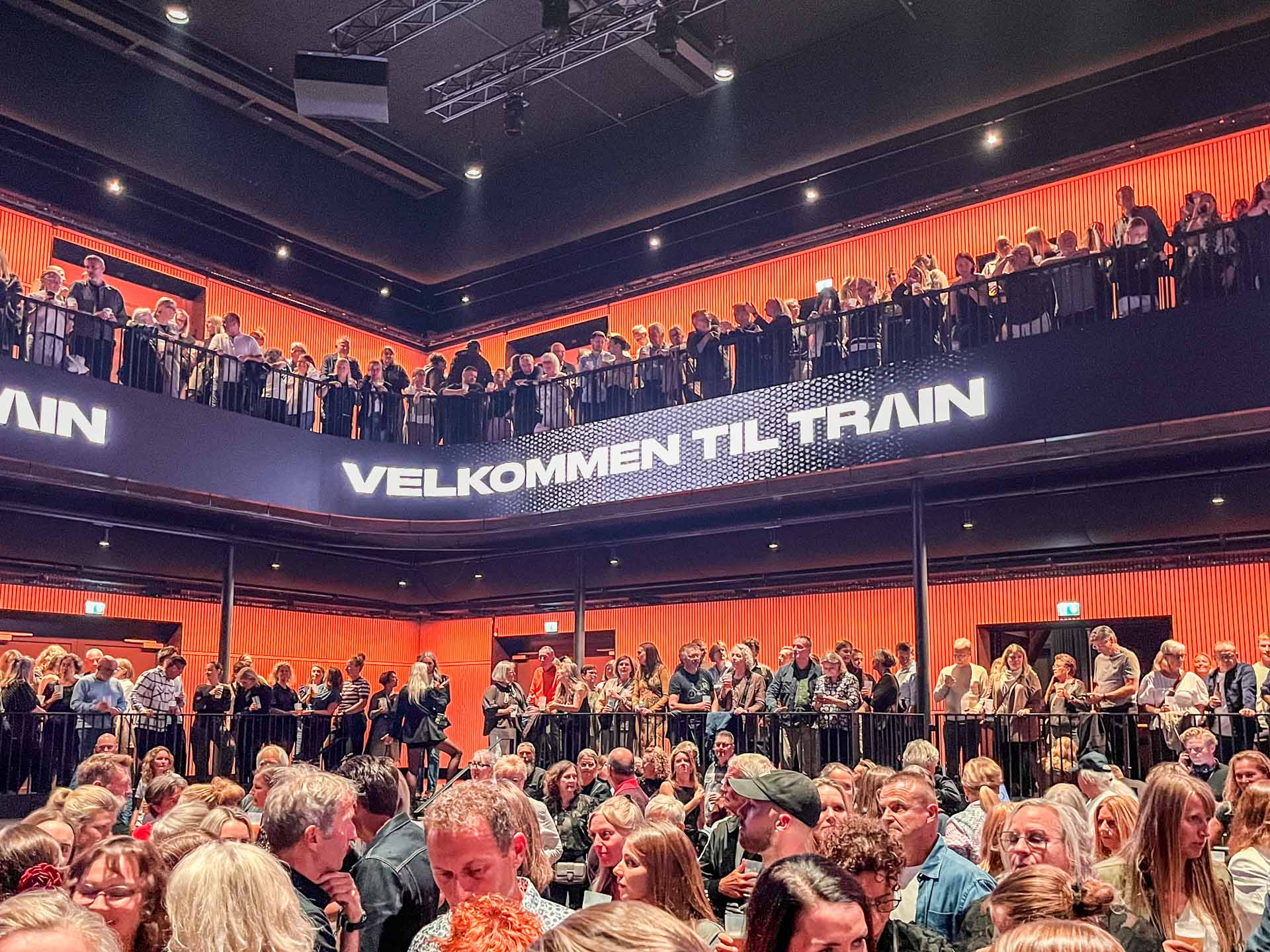 TRAIN i Aarhus har balkoner at stå på